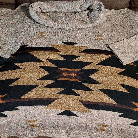 Sweater Cowl Neck Tribal Design Very Soft Lightweight Loose Fit - Picture 7 of 7